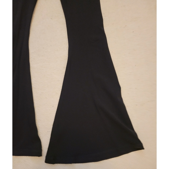 OFFLINE By Aerie Real Me High Waisted Crossover Rib Super Flare Legging Size xs - Picture 7 of 11